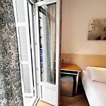 瑞吉尔旅馆 2*